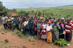 Group-Photo-after-General-meeting-with-project-Beneficiaries_1